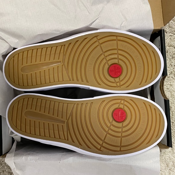 Jordan Series Mid Sneakers - Picture 2 of 4